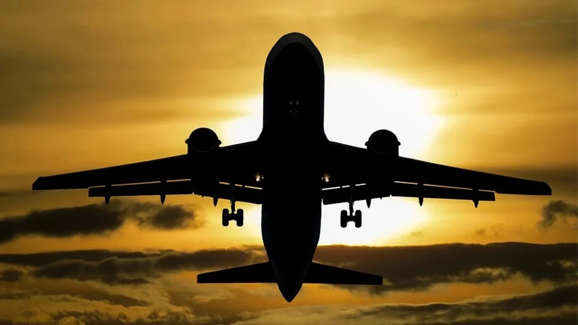 Самолет се разби край Анкара, на борда е бил висш либийски военен (ВИДЕО)