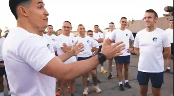 Макрон си взе почивка от Брижит, отиде да тренира с войници (ВИДЕО)