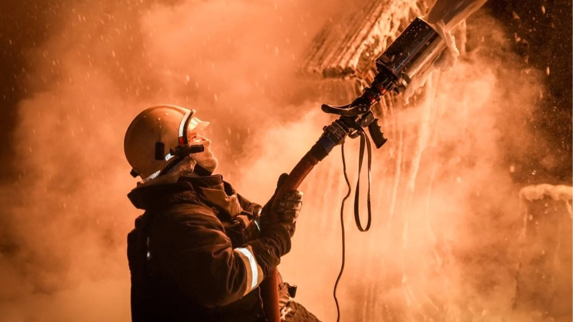 След руския обстрел: Щети на пристанище и цивилен кораб в Одеса