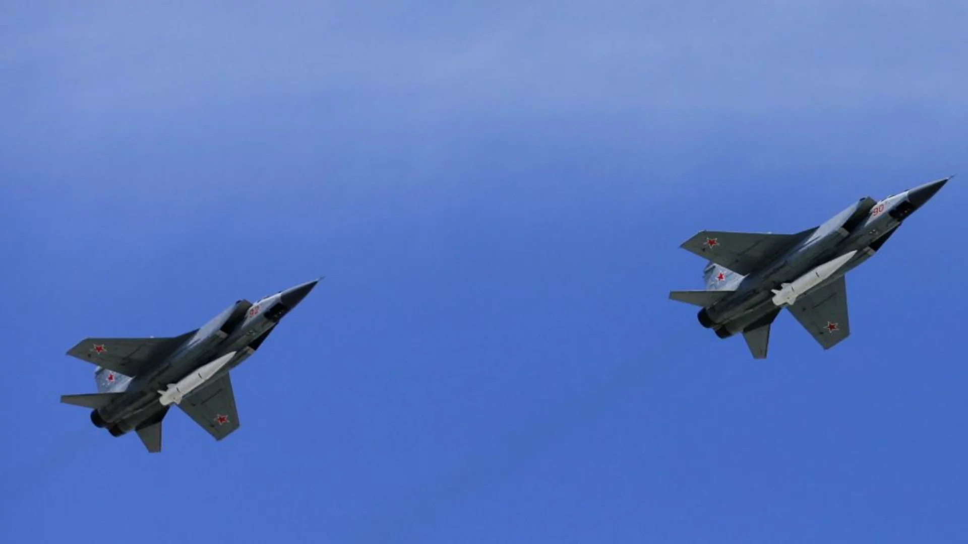 Украинските ВВС: Русия стреля с 3 ракети "Кинжал", нито една не улучи