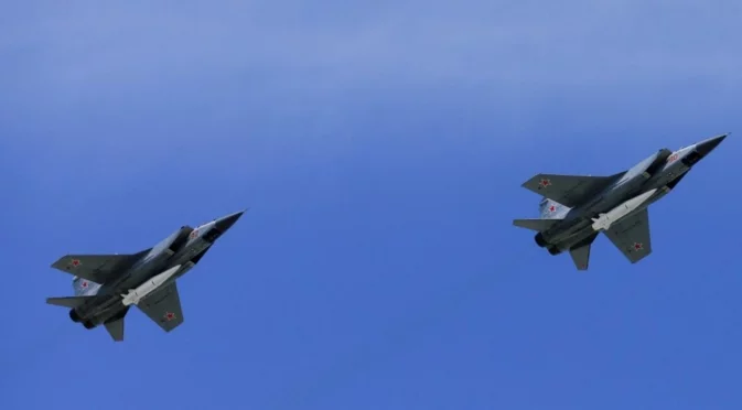 Украинските ВВС: Русия стреля с 3 ракети "Кинжал", нито една не улучи