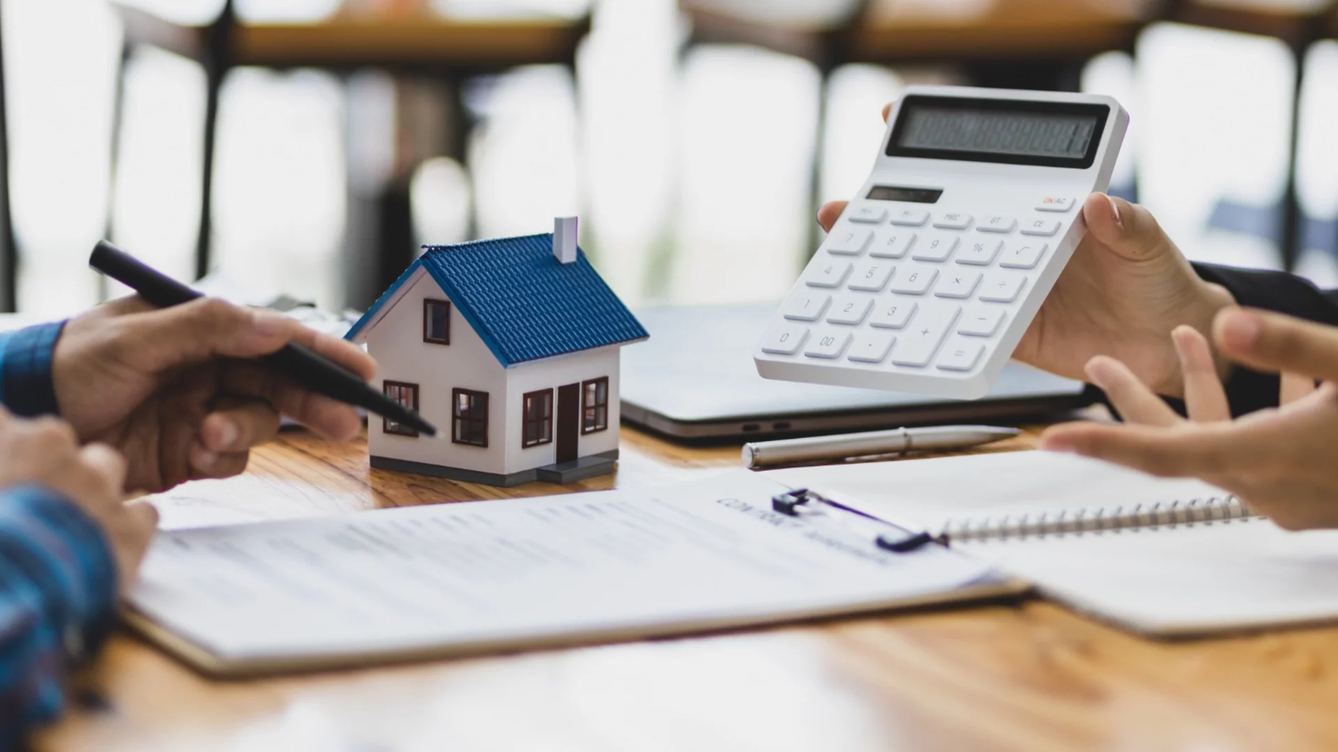 Общинско решение: 20% скок на данъка върху имотите