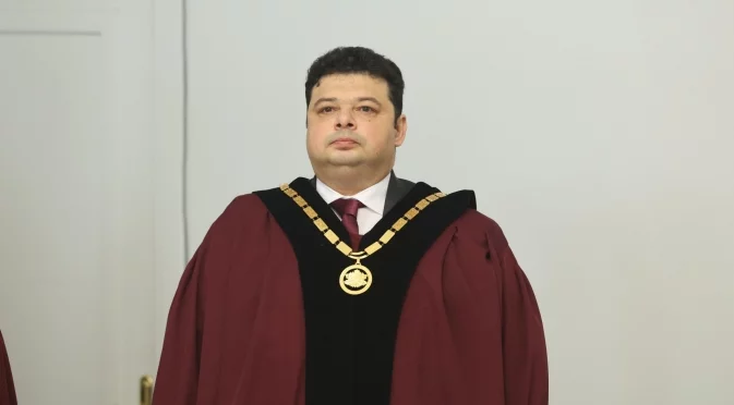 Орлин Колев: Конституционният съд работи усилено по въпроса с референдума за еврото