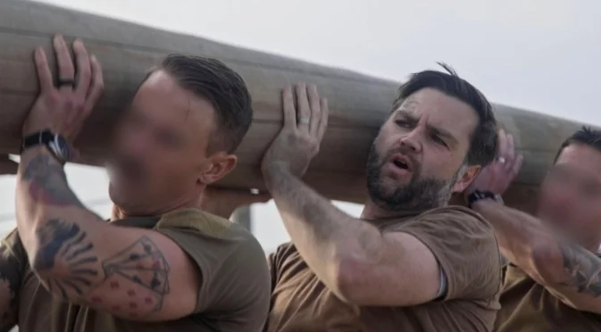 След като Макрон показа мускули: Джей Ди Ванс отиде да тренира с военноморските тюлени (СНИМКИ)