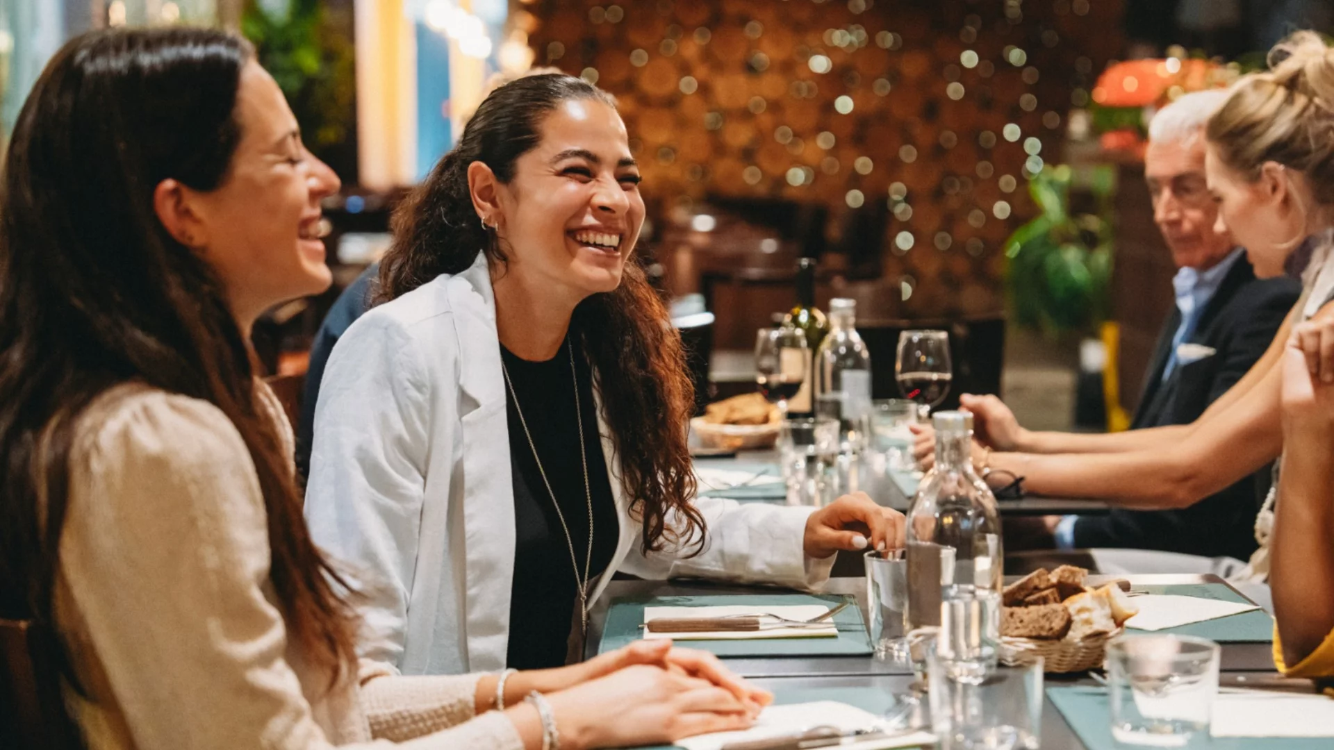 Коледа в Happy Bar & Grill: 13 000 награди специално за вас 