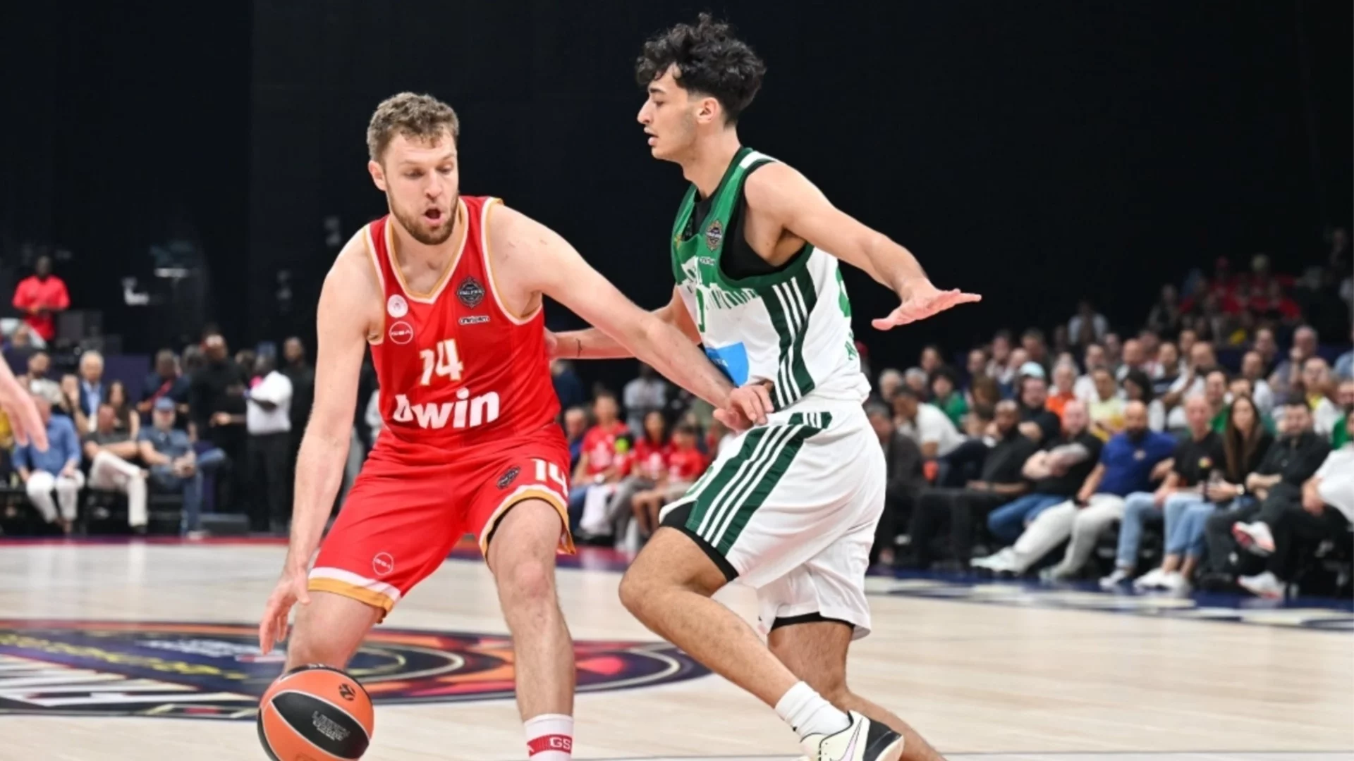 Александър Везенков е номиниран за престижна награда