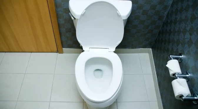 Срам и насилие: 2/3 от децата в училище не използват тоалетните