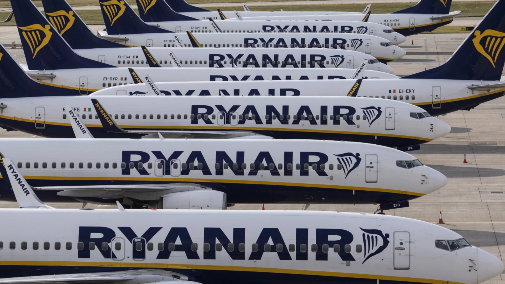 За монопол: Солена глоба за Ryanair в Италия