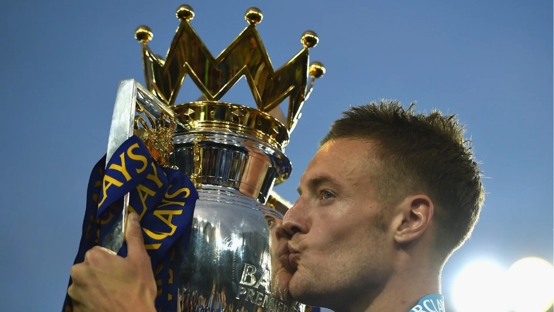 Не беше коледно чудо: Как Лестър върна романтиката във футбола?