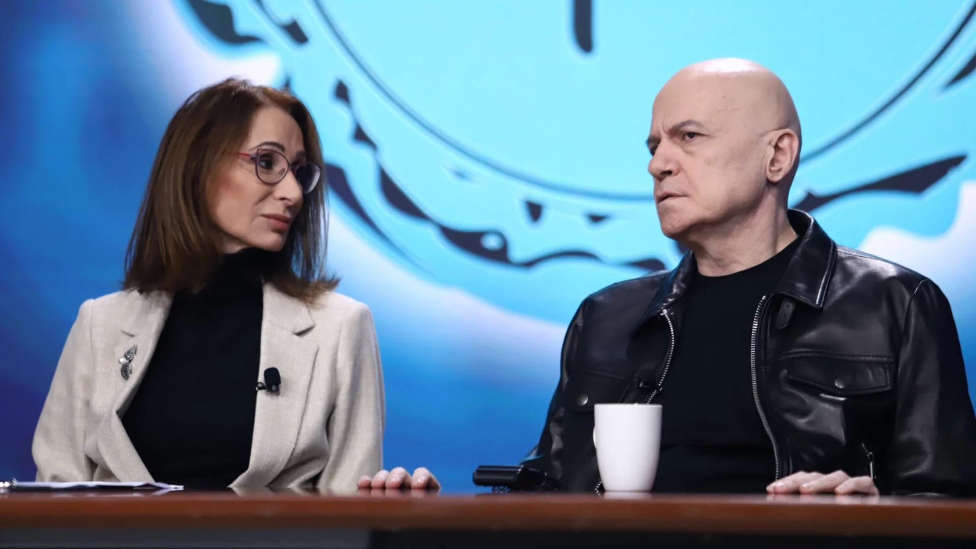 "Огорчена съм от Тошко Йорданов": Разпадът продължава - водеща журналистка напусна Слави Трифонов