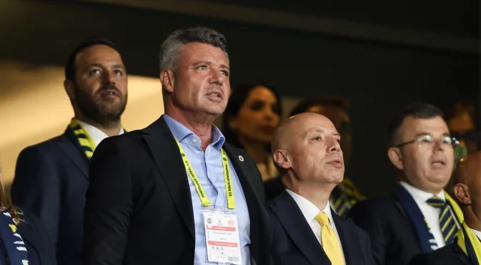 Скандалът расте! Задържаха президента на Фенербахче заради положителна проба за кокаин