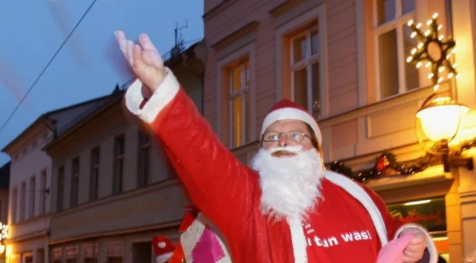Арестуваха палестински Дядо Коледа в Израел (ВИДЕО)