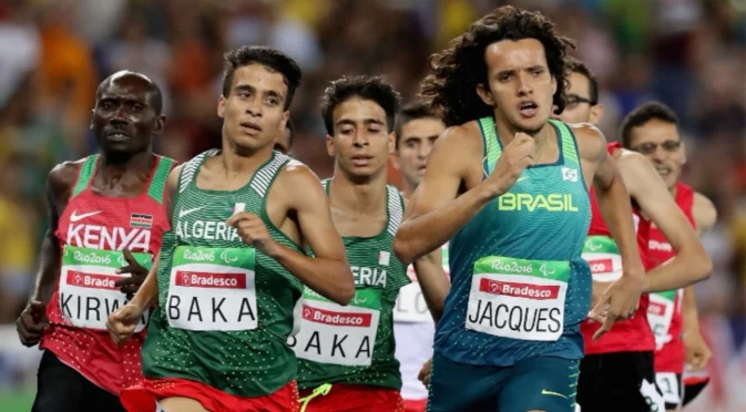 Историята помни: Когато четирима параолимпийци бягаха по-бързо от олимпийския шампион (ВИДЕО)