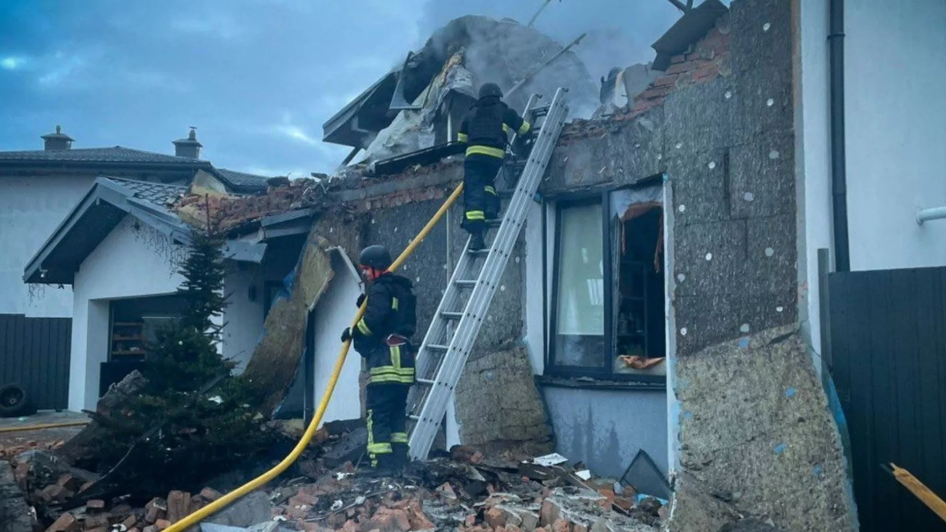 Подарък за Коледа от Путин: Четири рагиона на Украйна са без ток (ВИДЕО)