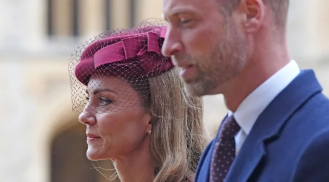 Кралското семейство на Коледа: Кейт и децата  - пак любимци на тълпата (ВИДЕО)