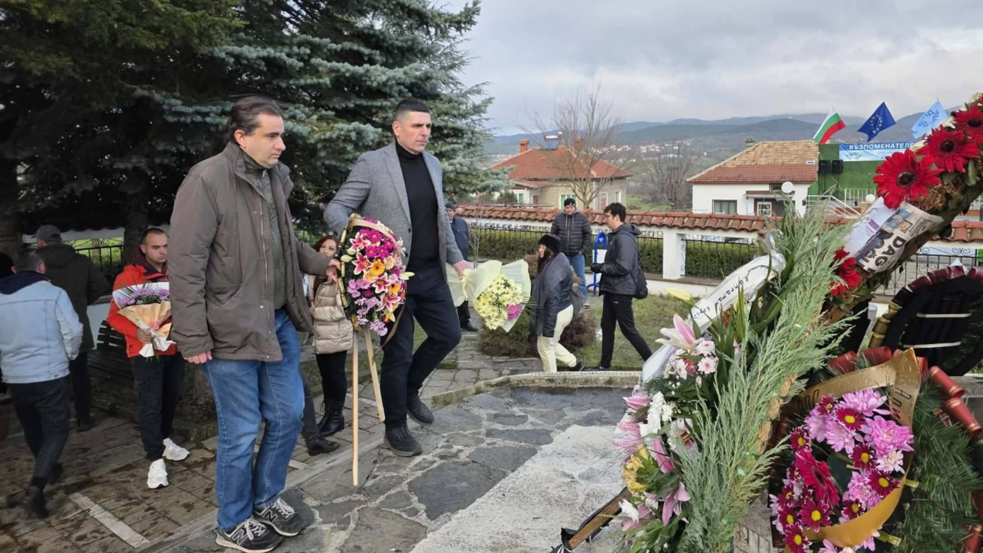 В памет на жертвите на “Възродителния процес“: Ивайло Мирчев и Божидар Божанов пред Тюркян чешма