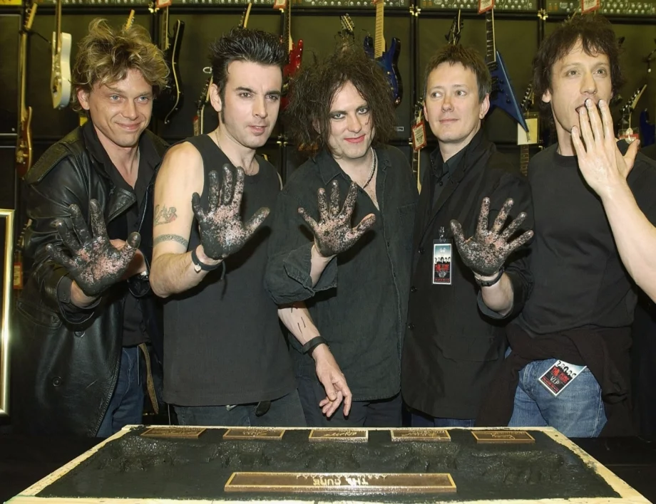 Почина Пери Бамонте от The Cure