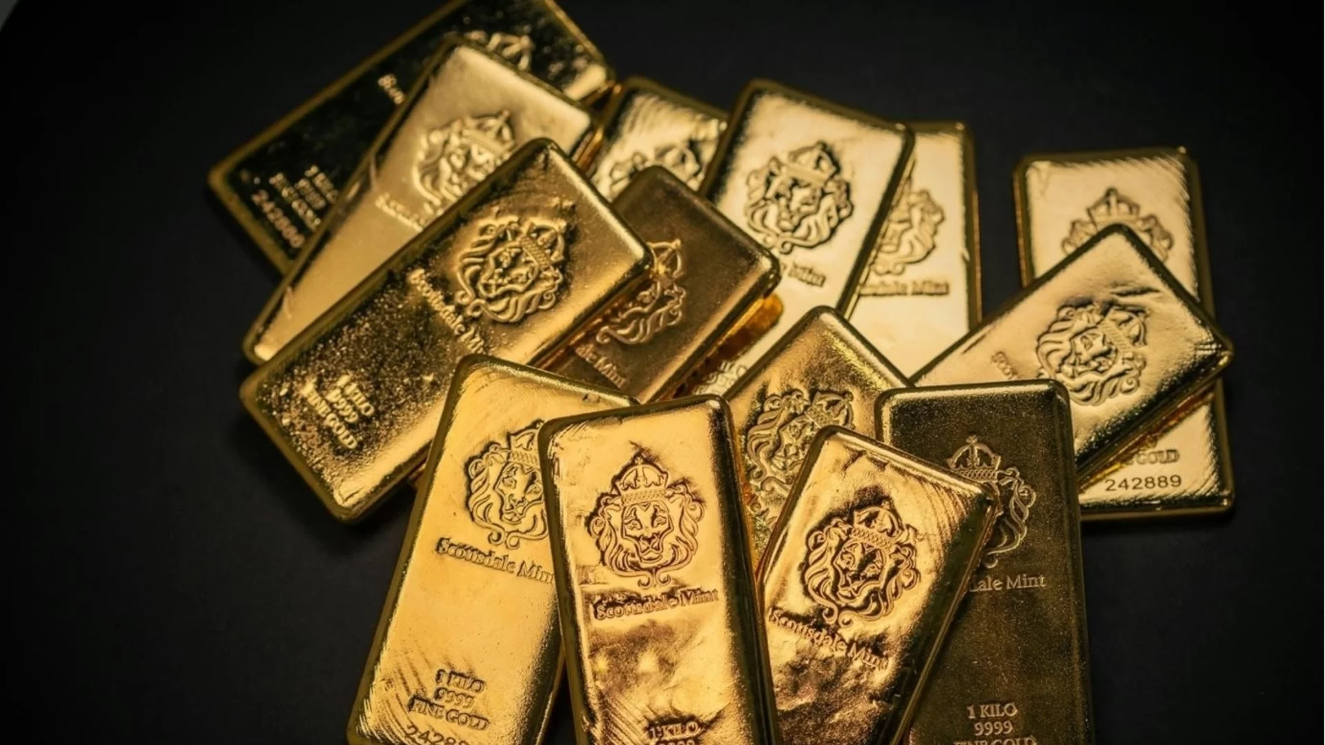 Накрая на годината: Злато, сребро и платина поскъпнаха рекордно