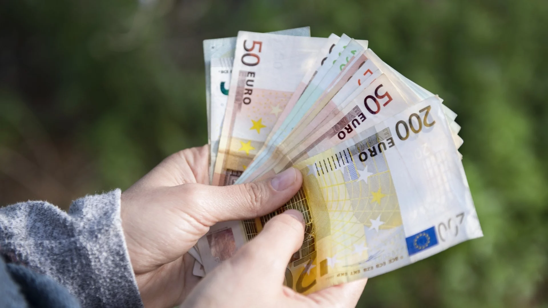 В понеделник: Келепирът чука на вратата на Овен, Везни + още 2 зодии