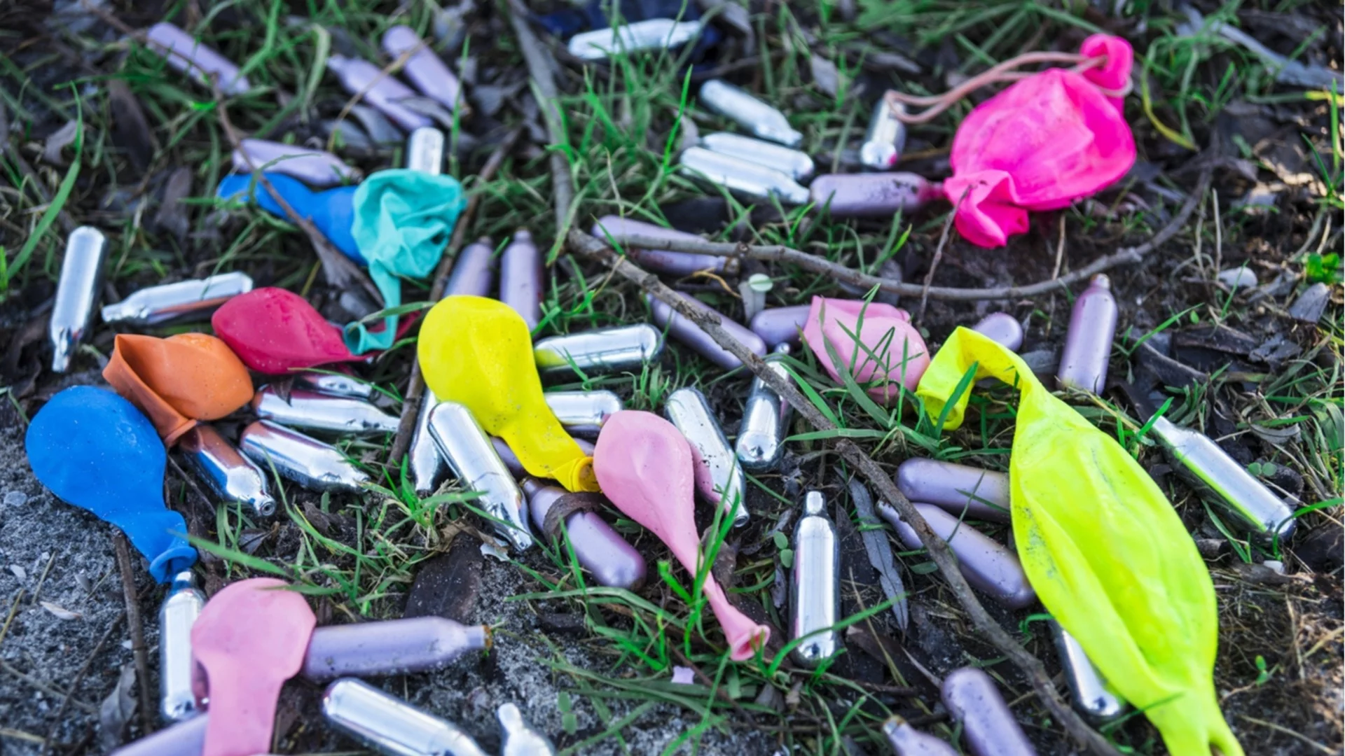 До какво води употребата на райски газ: Експерти с предупреждения