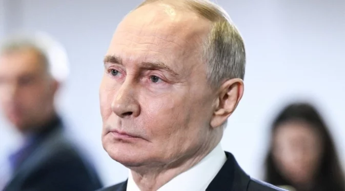 Путин подписа: От 1 януари в Русия вече окончателно депутати и висши държавни чиновници няма да отчитат пари и имоти