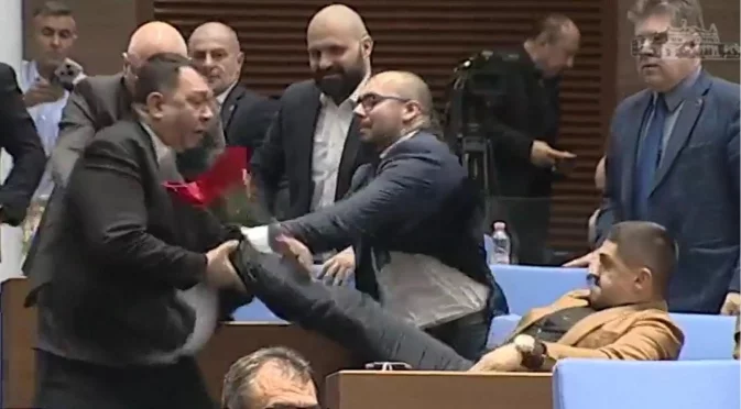 Кои бяха "най-непослушните" и кои "най-палавите" депутати през 2025 година: НС с равносметка 