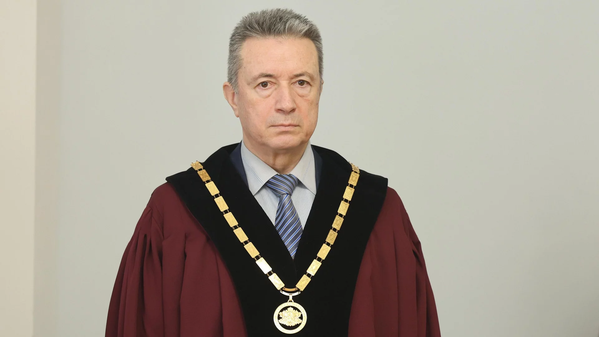 Проф. Янаки Стоилов отхвърли спекулации за конституционни промени