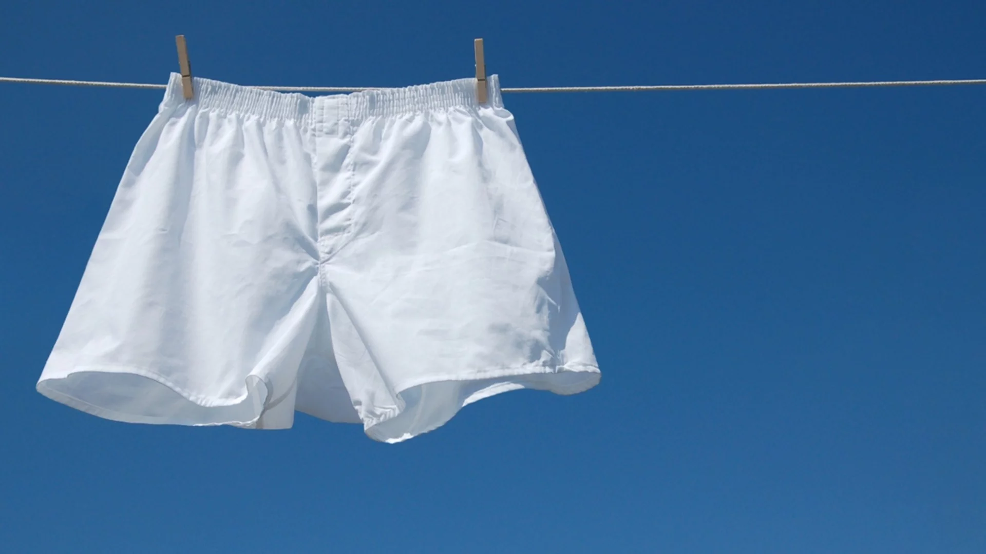 Утре Рак, Водолей + още 2 зодии ще искат да минат метър, но ще ги хванат по бели гащи