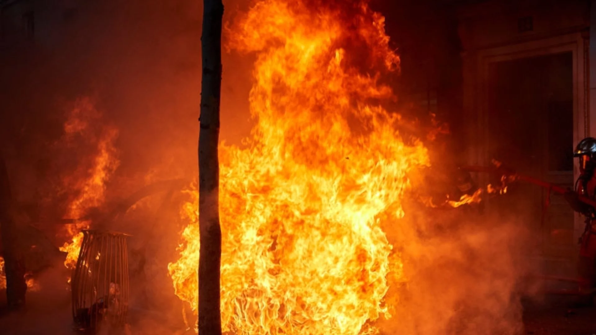 Мощна експлозия на училищно игрище в Загреб (ВИДЕО)