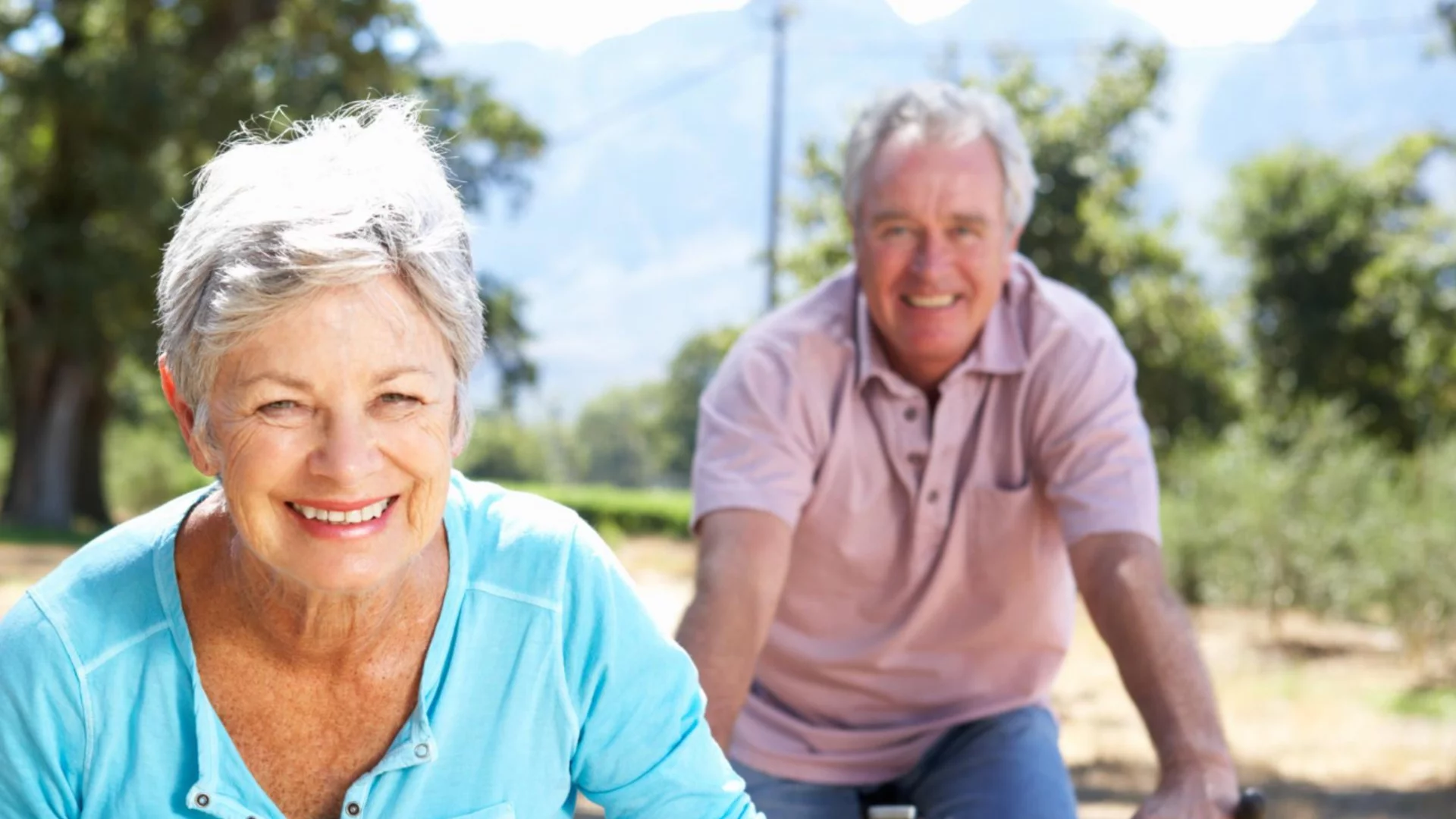 Жените в България надживяват мъжете: Ето с колко