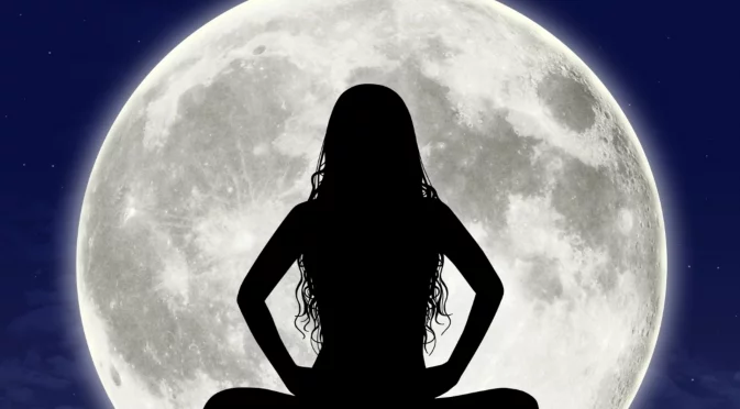 Мощно пълнолуние в Рак на 3 януари носи огромен късмет на тези зодии