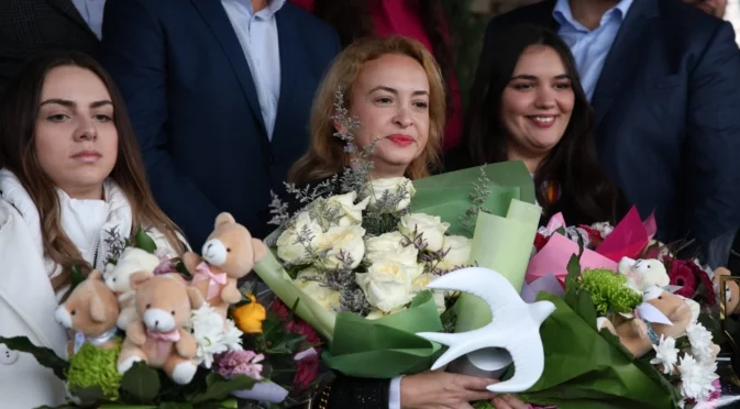 Стефанова и Салимова с много силно представяне на Световното по блиц! И двете са в топ 11