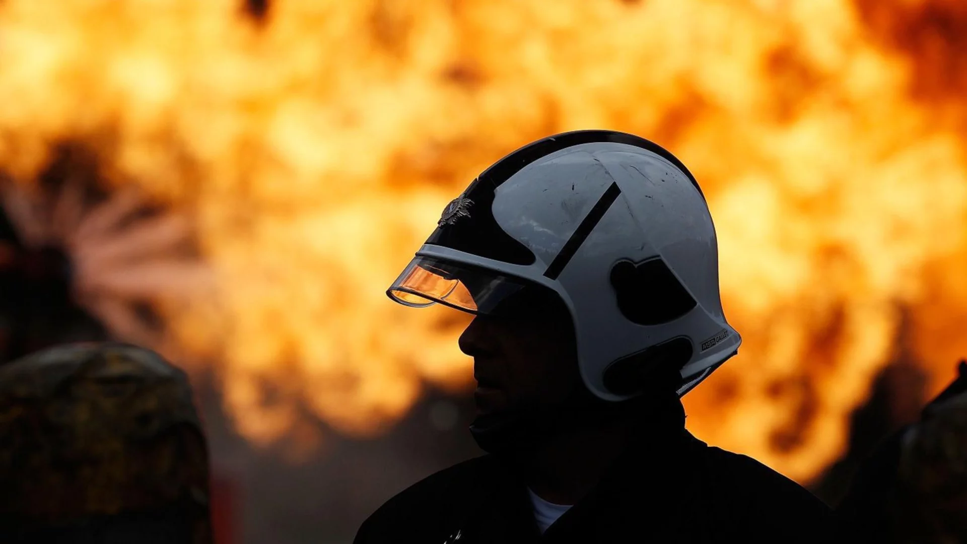 Пламна асансьор в блок в кв. "Сухата река", наложи се евакуация