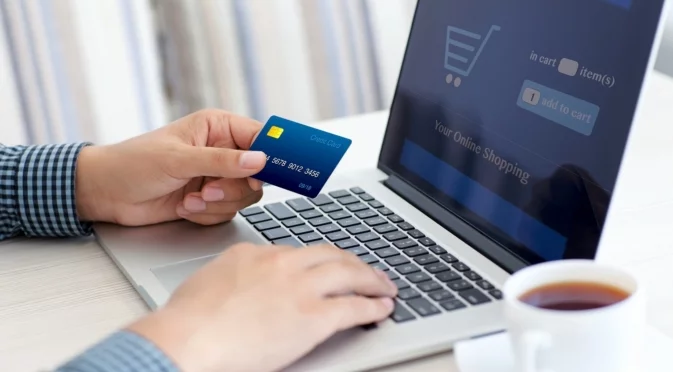 3 евро такса за артикул в пратка: Митниците ще проверяват по-често поръчките ни при опити за измама