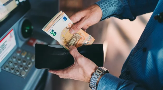 По-малко от 30 часа до еврото: Очакват се прекъсвания на картовите плащания и банковите услуги