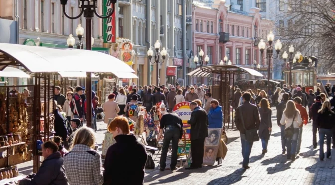 Недоимък: Руснаците свиват разходите си за Нова година
