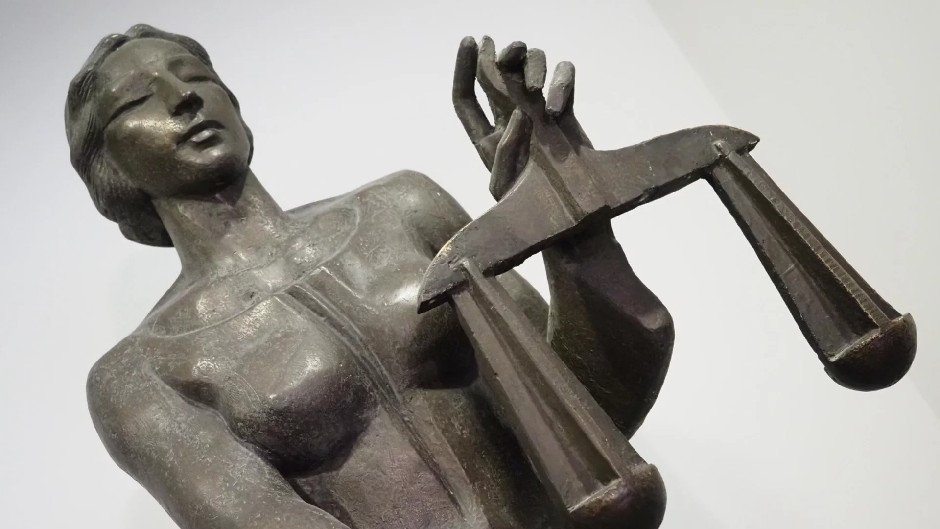 Свобода и по-висока гаранция за бившия директор на 138-о училище