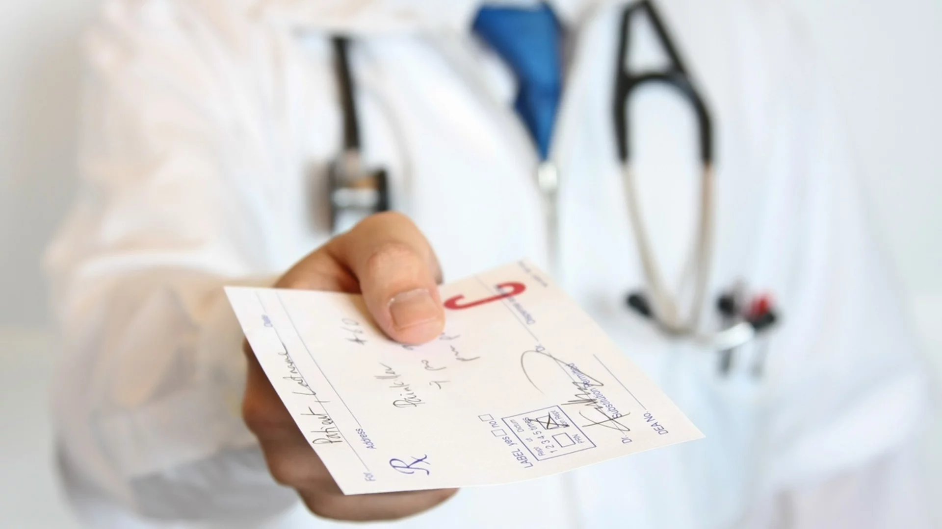 Без значение кой плаща: Всички прегледи и изследвания задължително се вписват в електронното досие на пациента