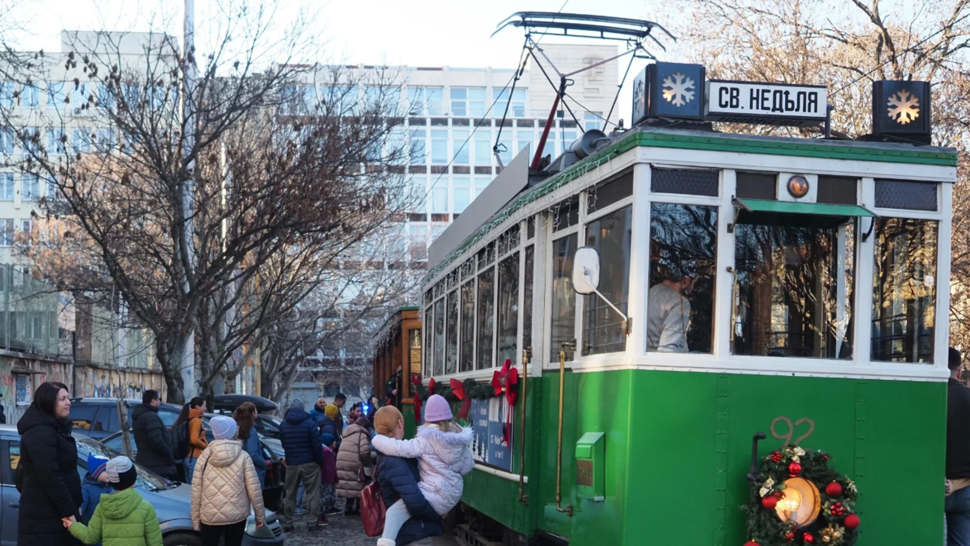 В Новогодишната нощ: Разписание на метрото и градския транспорт в София 