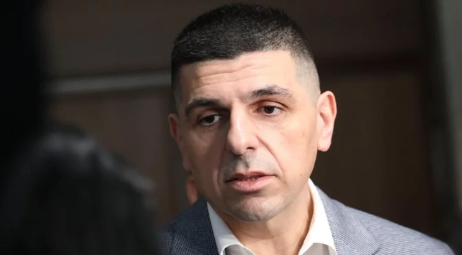 От нас зависи мракът на зависимости, арогантност и безнаказаност да отстъпи пред волята ни за подредена държава