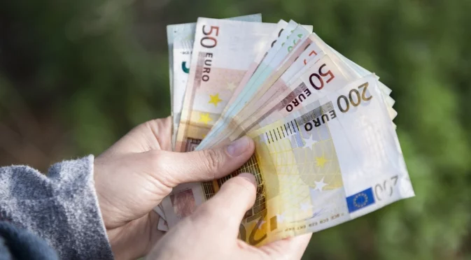 В неделя: Бели пари за черни дни ще приберат Лъв, Везни + още 2 зодии