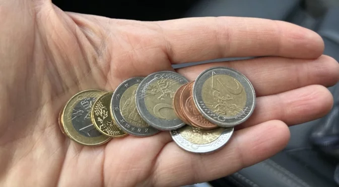 Първи ден с еврото: Промяна в изписването на цените