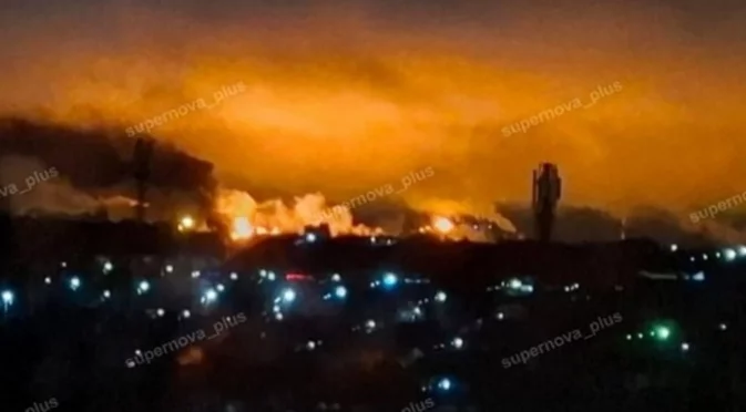 Рафинерия след рафинерия: Украйна започва годината с "петролни фойерверки" в Русия (ВИДЕА)