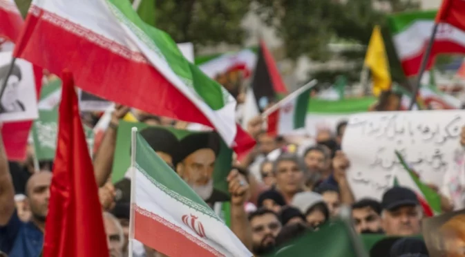 "Кървава баня" в Иран по време на масовите протести срещу властта (ВИДЕА)