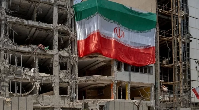 Протестите в Иран не спират, задава ли се смяна на властта? (ВИДЕО)