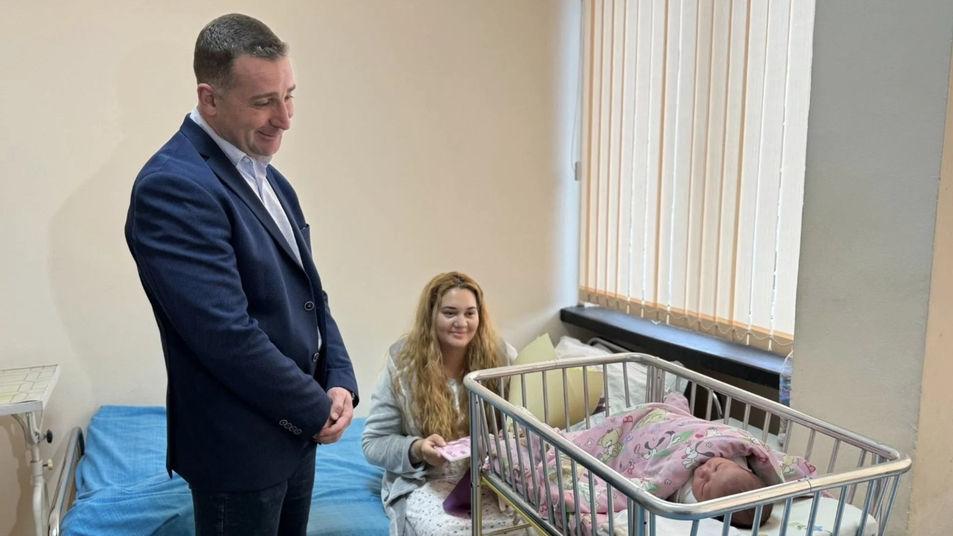 Момиченце е първото бебе в Самоков за 2026 г. (СНИМКИ)