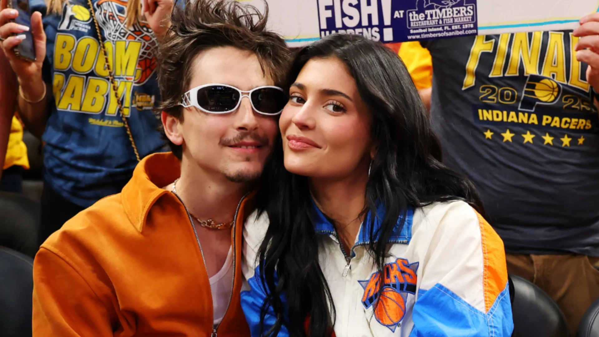 Тимъти Шаламе с неочаквано признание за връзката, докато го награждават