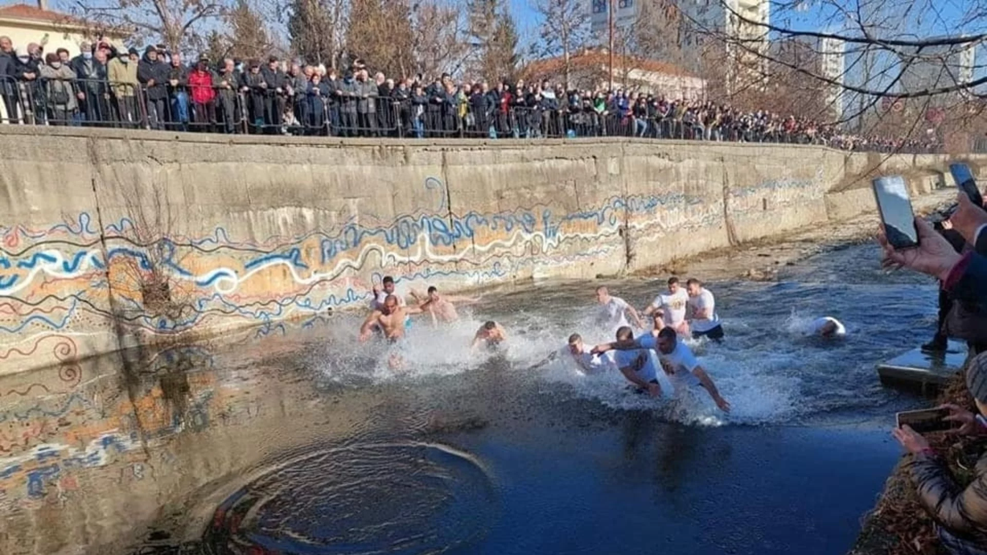 В Кюстендил вадят кръста на Йордановден с благословията на патриарх Данаил