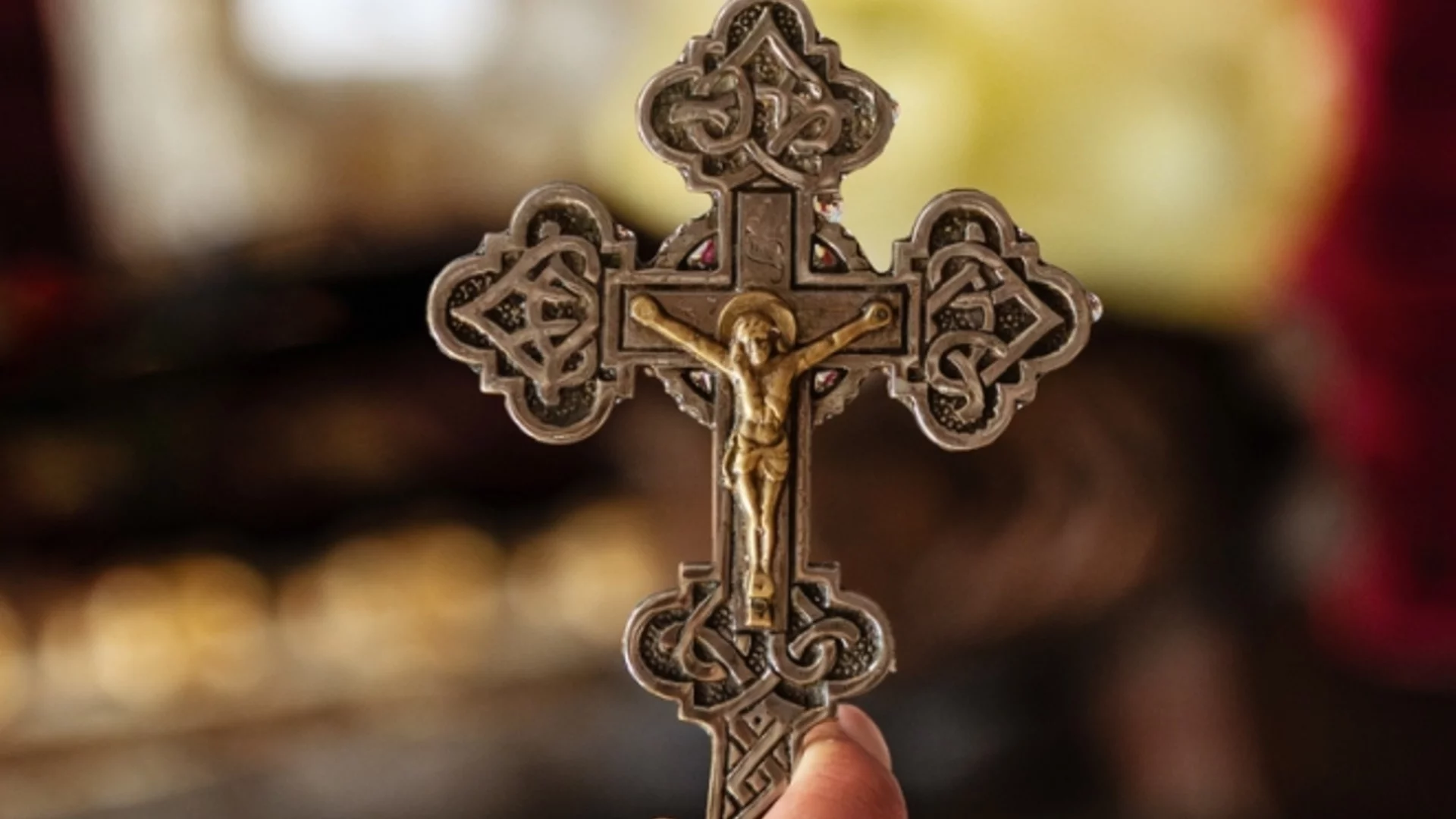 На Богоявление: Лъв, Риби + още 2 зодии ще хванат златния кръст