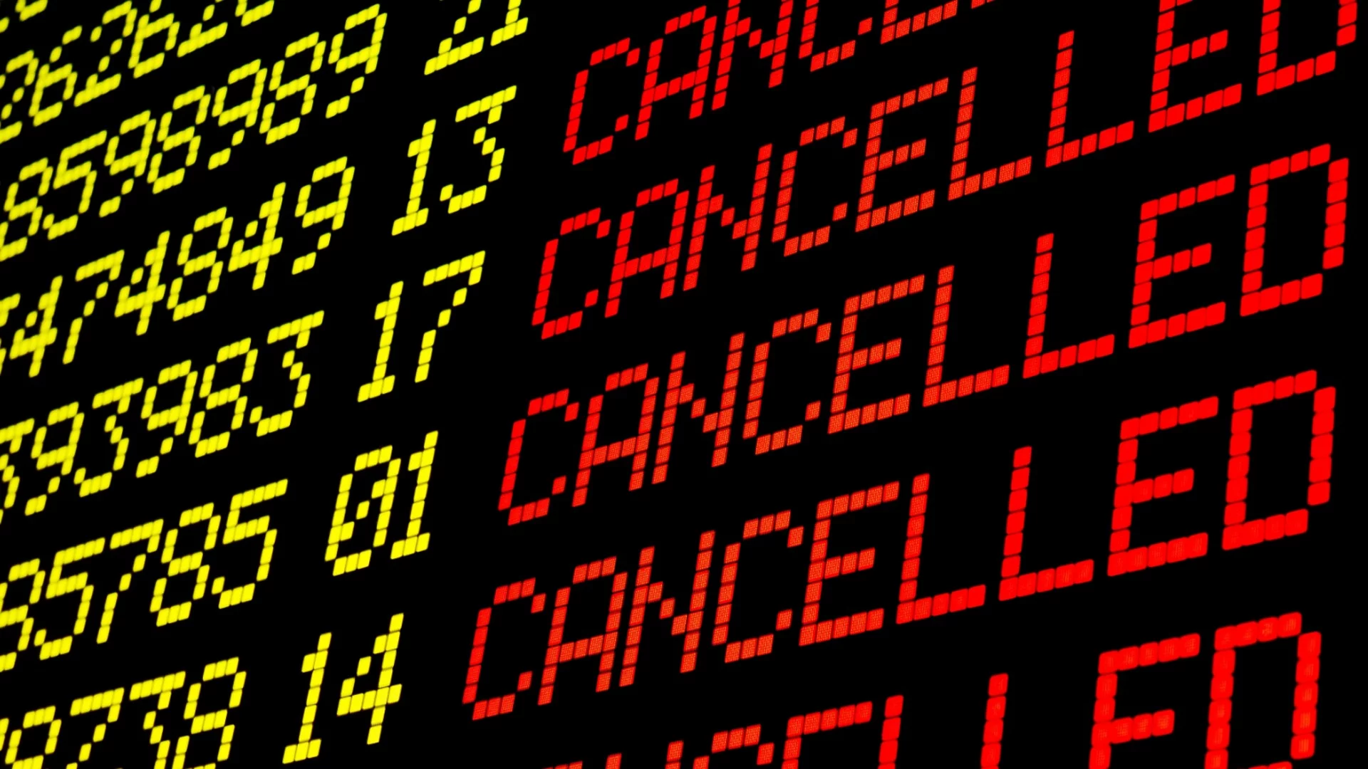 Хаос в Нидерландия: Стотици отменени полета заради лошото време